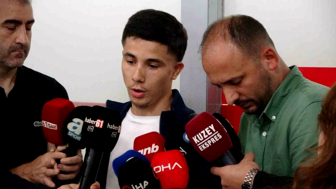Trabzonspor’un yeni transferi Benjamin Bouchouari, Trabzon’a geldi