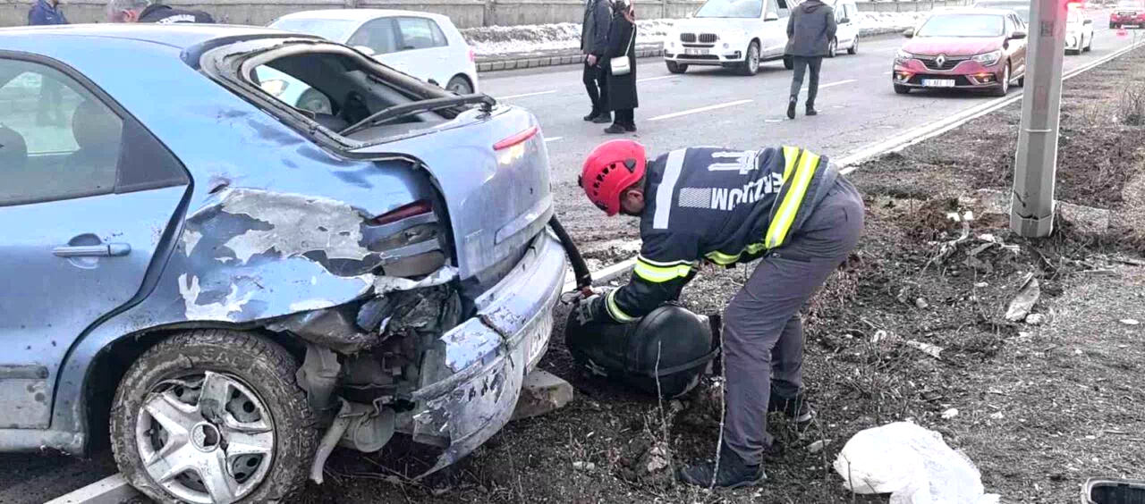 Trafik kazası sonrası araçtan kopan LPG tankı korku dolu anlar yaşattı