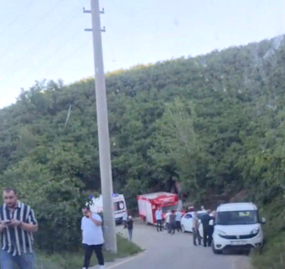 Traktöre bağlı ilaçlama motorunun altında kalan kadın hayatını kaybetti