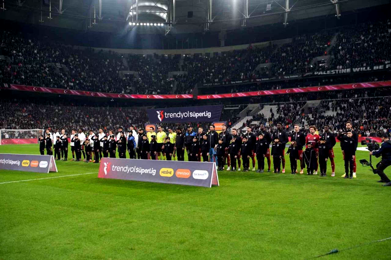 Trendyol Süper Lig: Beşiktaş: 0 – Gaziantep FK: 1 (Maç devam ediyor)