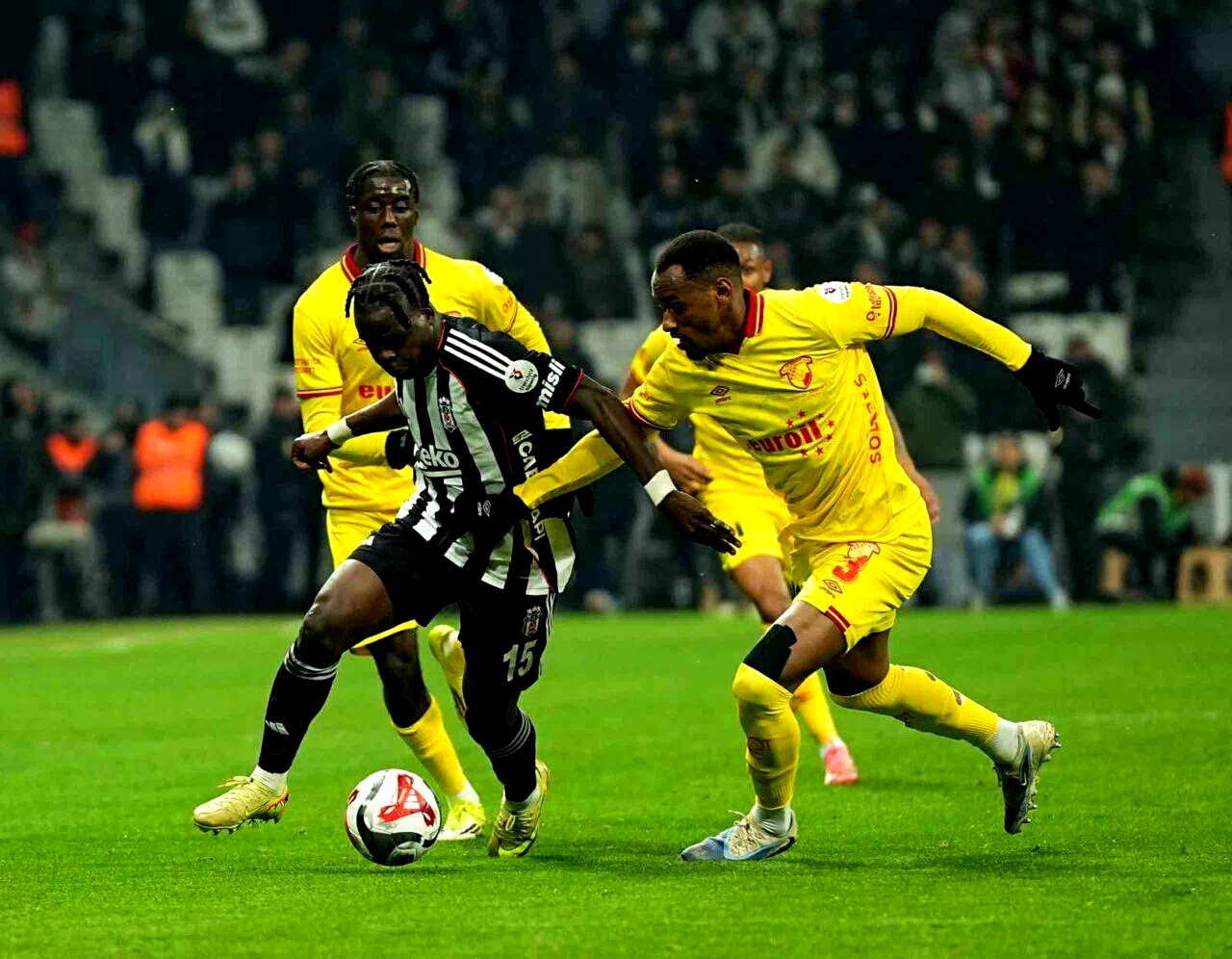 Trendyol Süper Lig: Beşiktaş: 2 – Göztepe: 0 (İlk yarı)