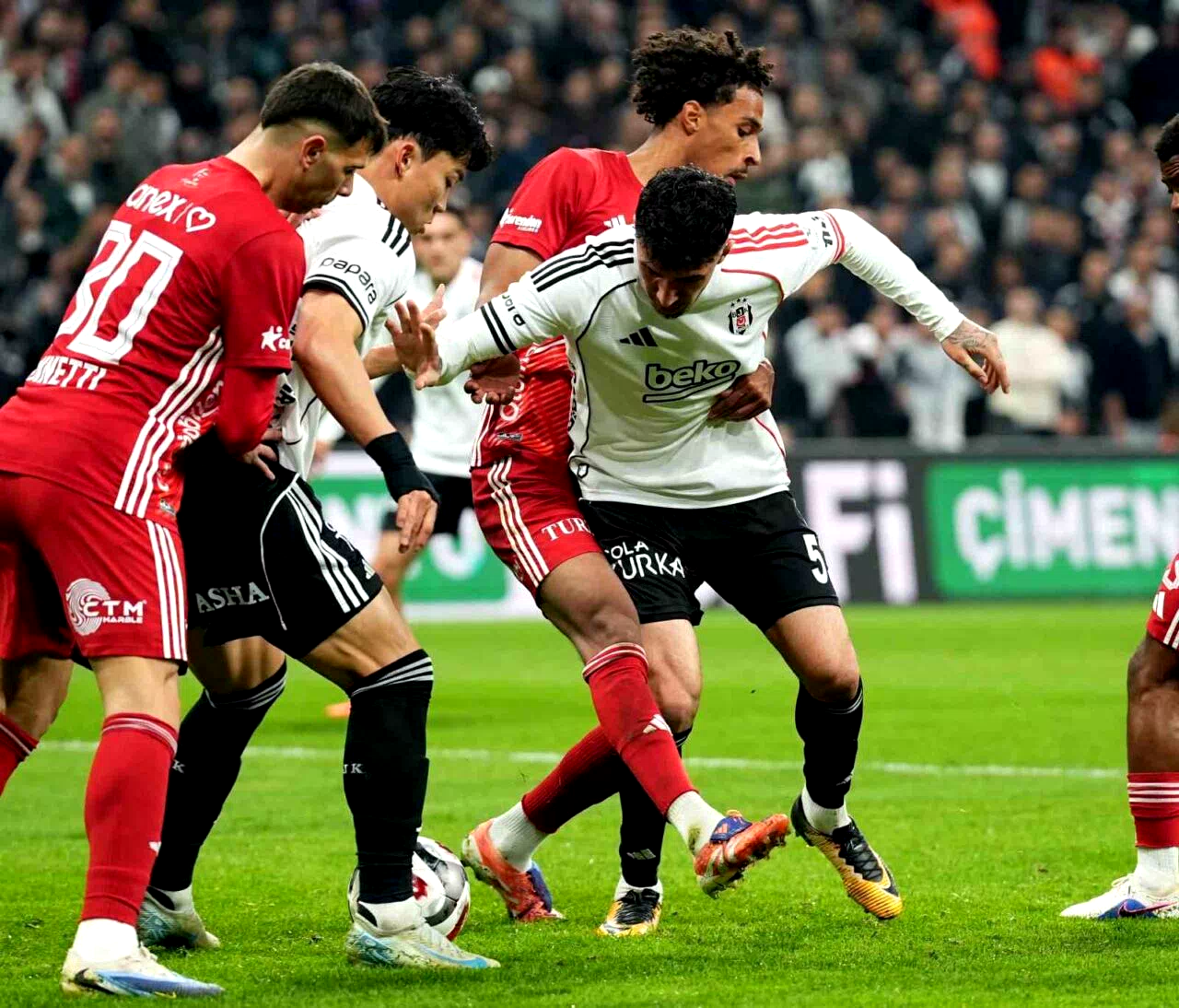 Trendyol Süper Lig: Beşiktaş: 3 – Antalyaspor: 1 (İlk yarı)