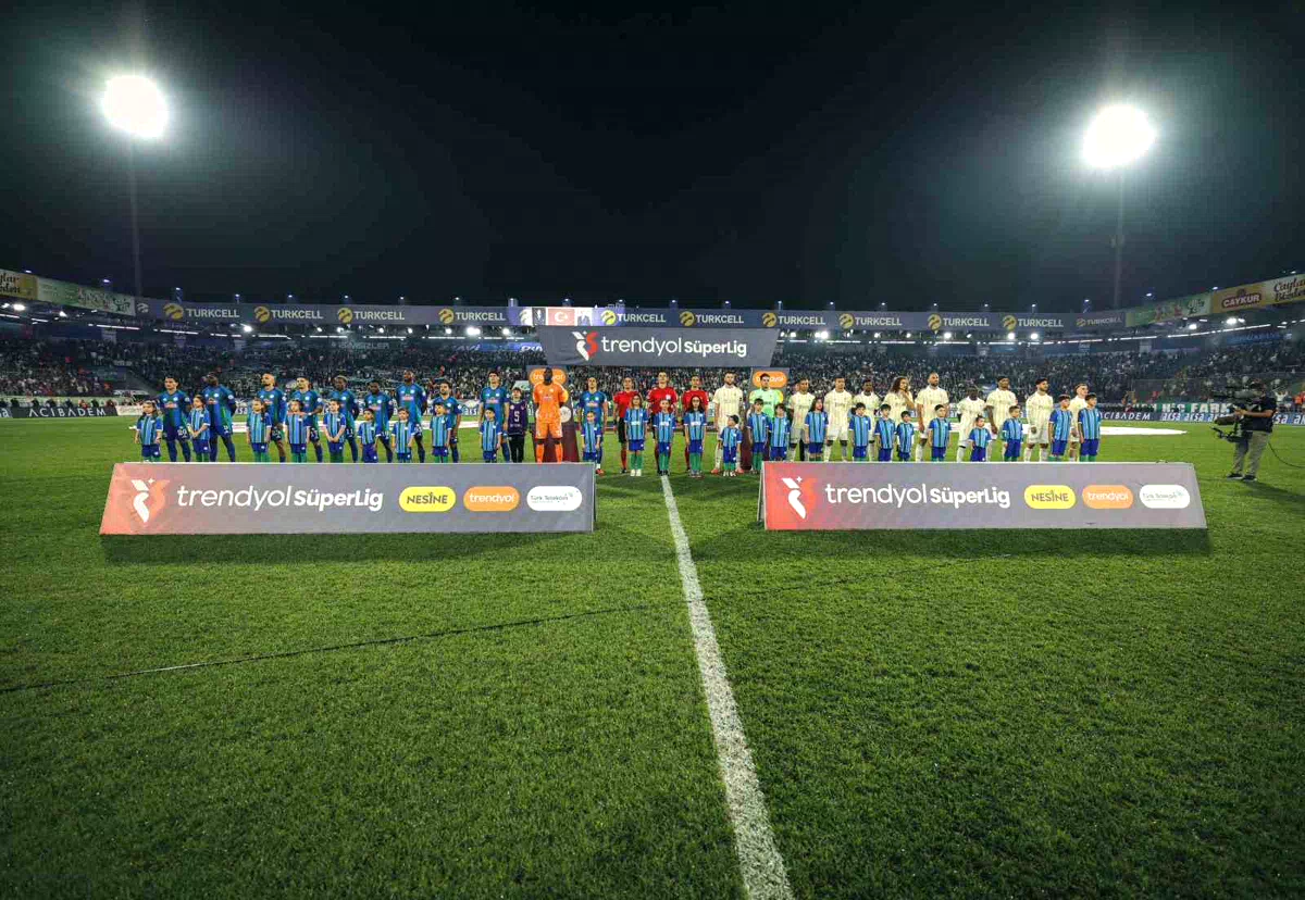 Trendyol Süper Lig: Çaykur Rizespor: 0 - Fenerbahçe: 1 (Maç devam ediyor)