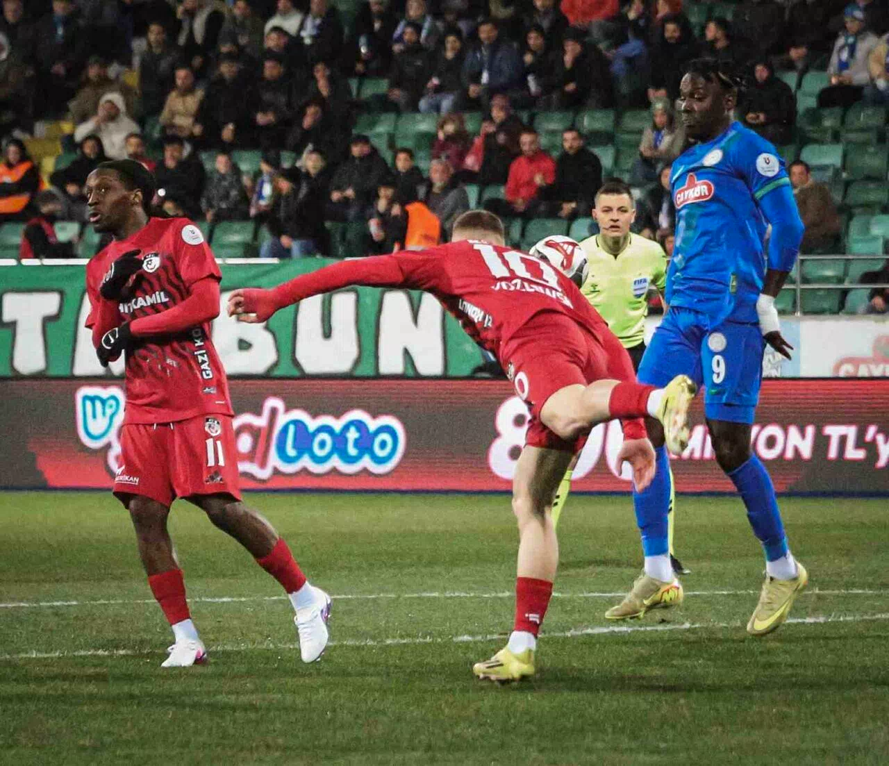Trendyol Süper Lig: Çaykur Rizespor: 0 – Gaziantep FK: 1 (İlk yarı)