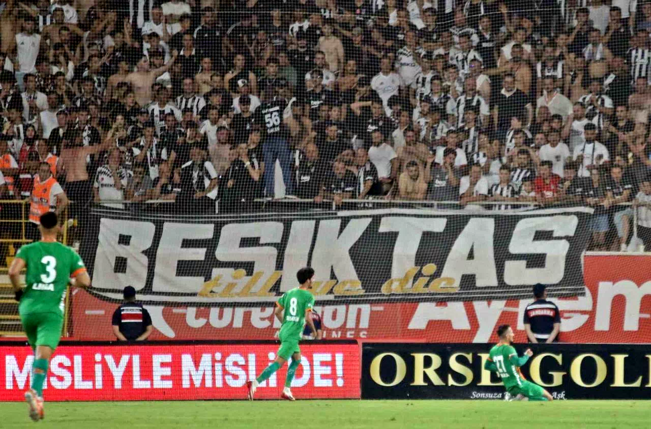 Trendyol Süper Lig: Corendon Alanyaspor: 1 – Beşiktaş 0 (İlk yarı)