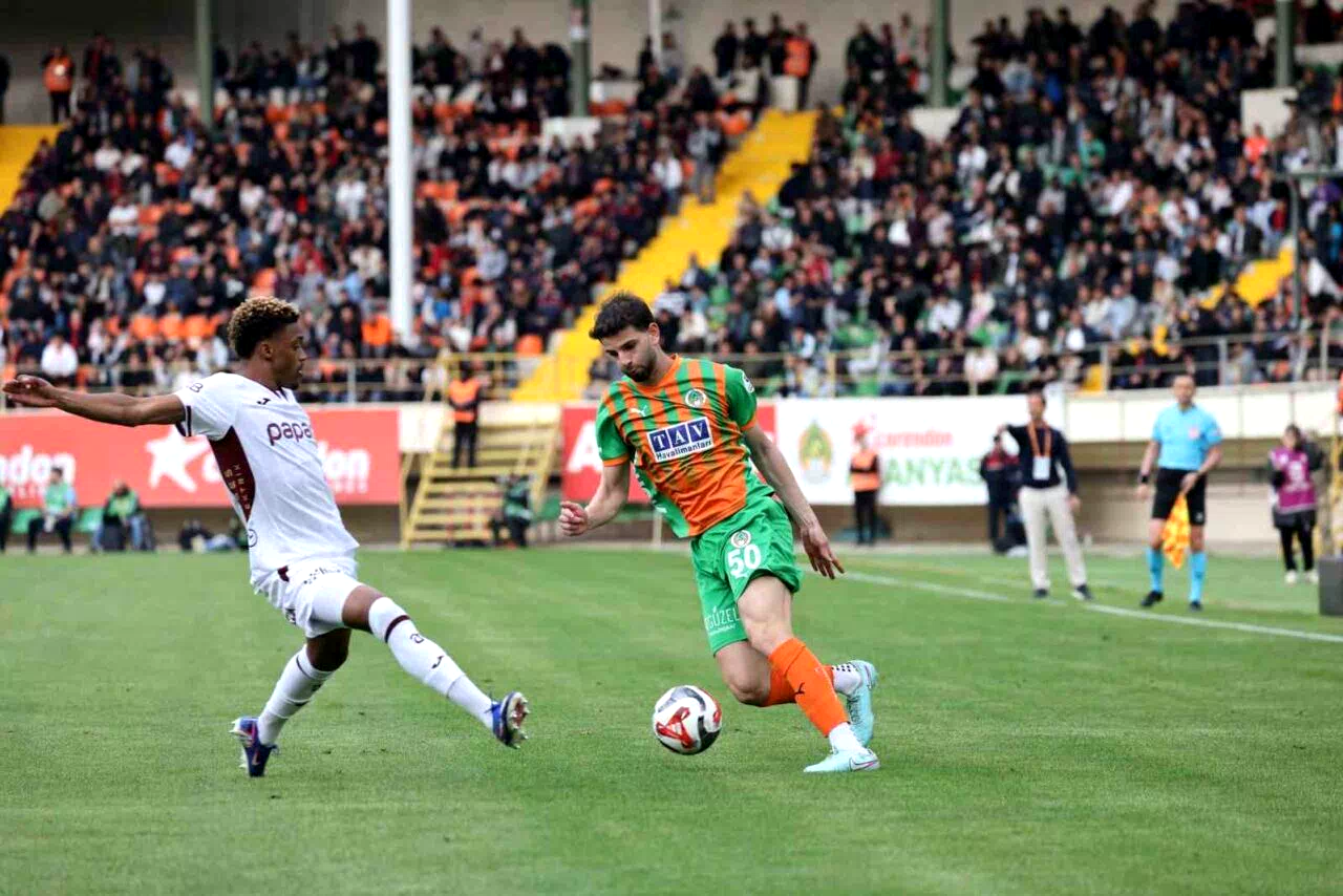 Trendyol Süper Lig: Corendon Alanyaspor: 1 – Trabzonspor: 1 (Maç sonucu)