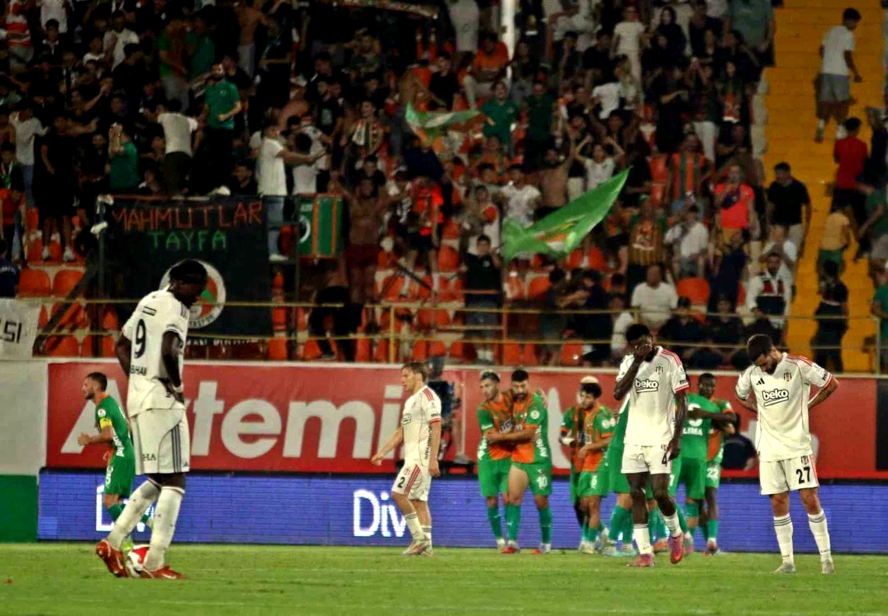Trendyol Süper Lig: Corendon Alanyaspor: 2 – Beşiktaş 0 (Maç sonucu)
