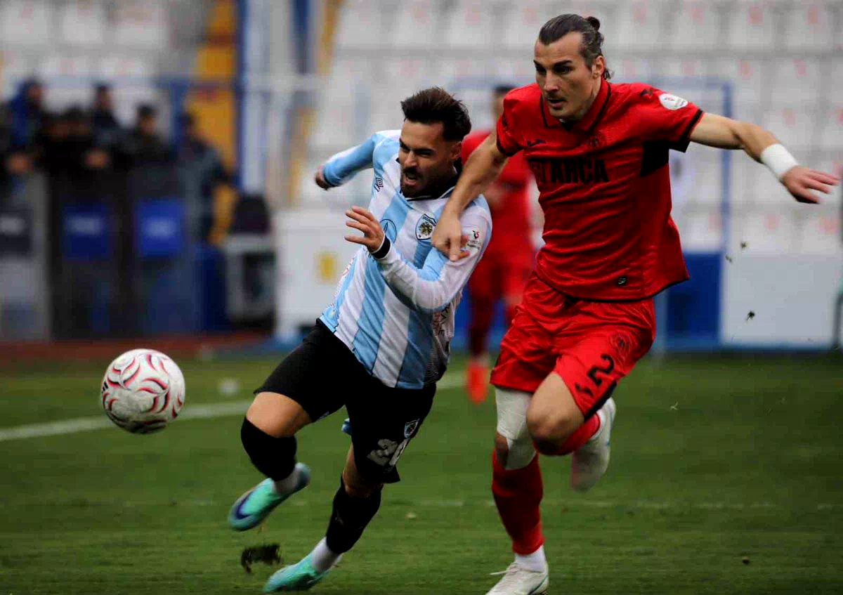 Trendyol Süper Lig: Erzurumspor FK: 0 - Çorum FK: 1 (İlk yarı)