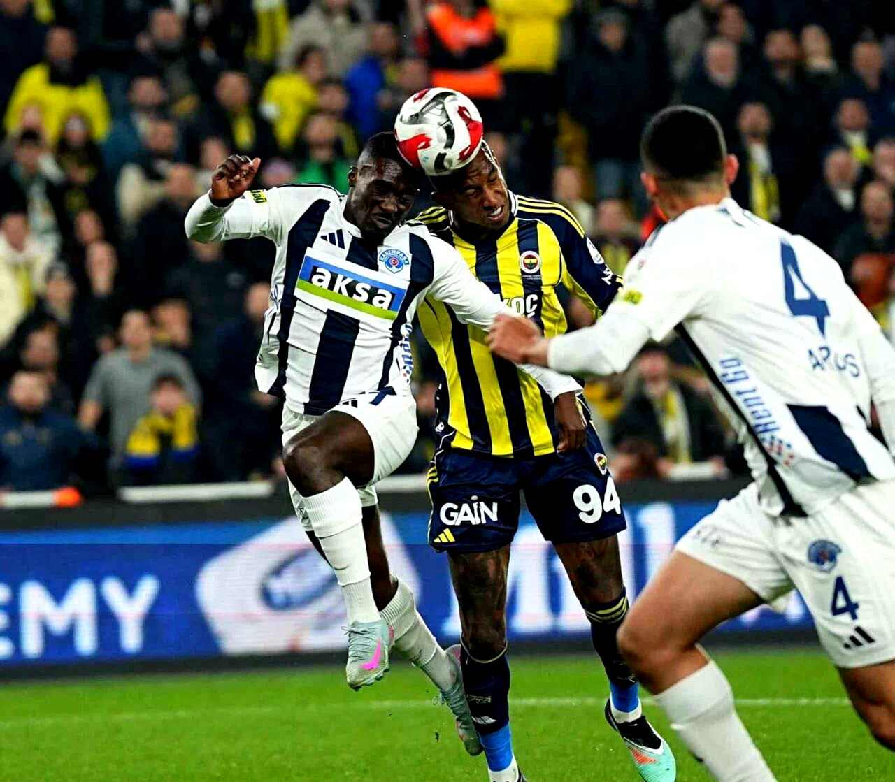 Trendyol Süper Lig: Fenerbahçe: 0 – Kasımpaşa: 0 (İlk yarı)
