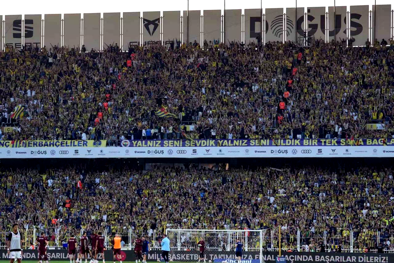 Trendyol Süper Lig: Fenerbahçe: 0 – Trabzonspor: 0 (Maç devam ediyor)