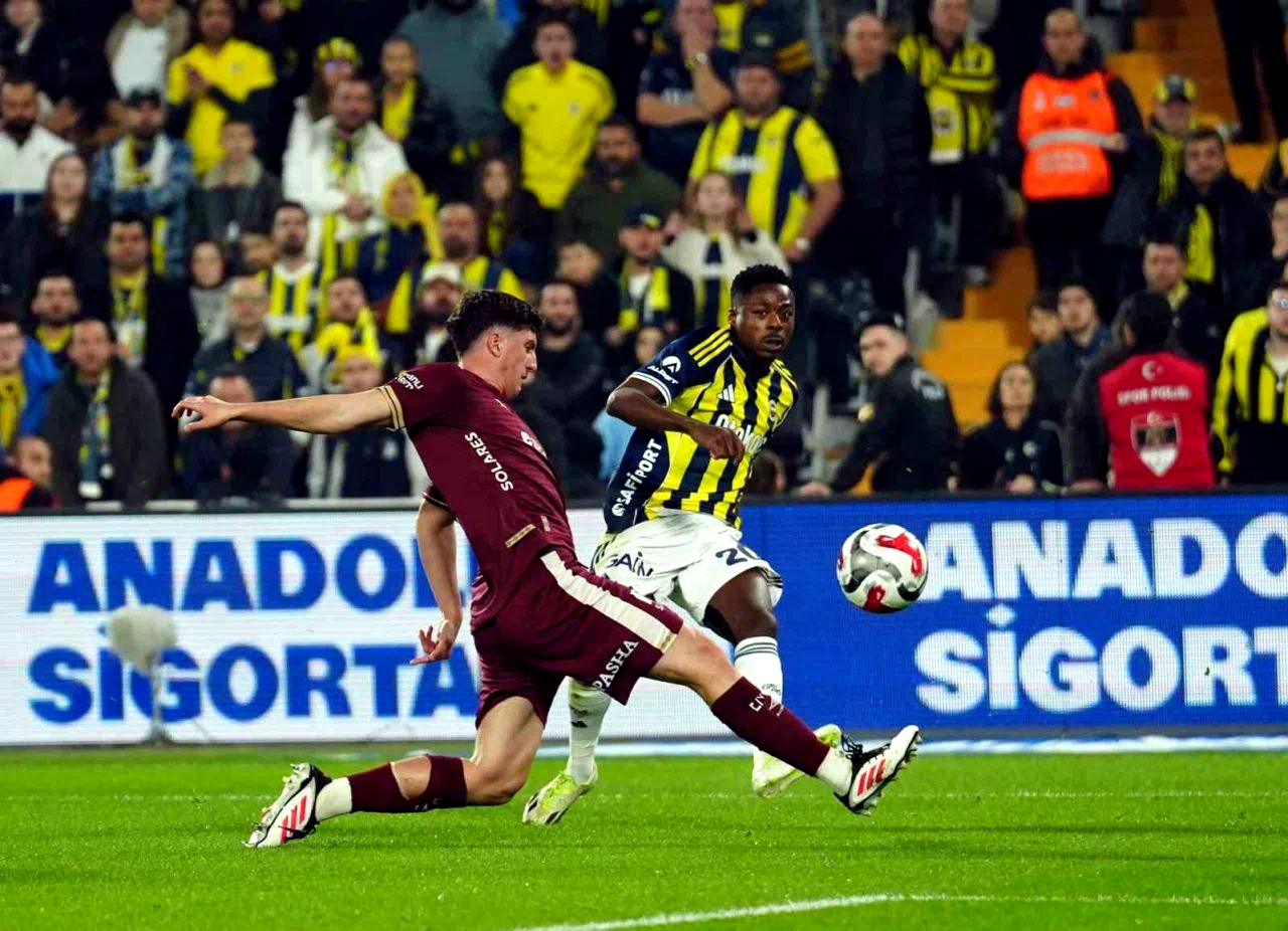 Trendyol Süper Lig: Fenerbahçe: 1 – Göztepe: 1 (İlk yarı)
