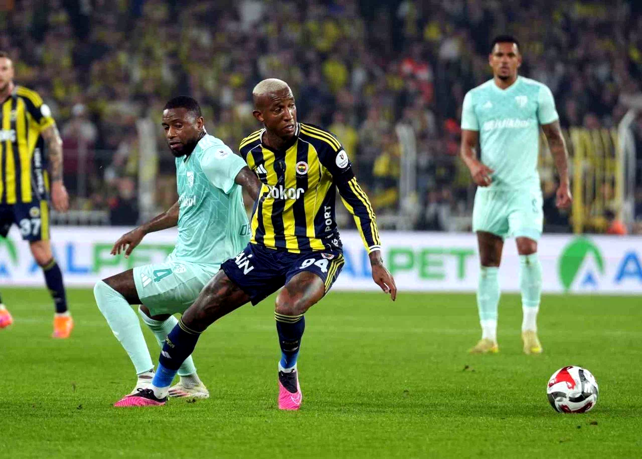 Trendyol Süper Lig: Fenerbahçe: 2 – Kayserispor: 0 (İlk yarı)