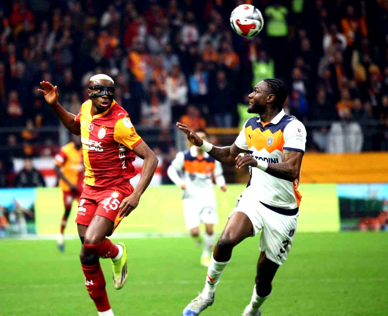 Trendyol Süper Lig: Galatasaray: 0 – RAMS Başakşehir: 0 (İlk yarı)