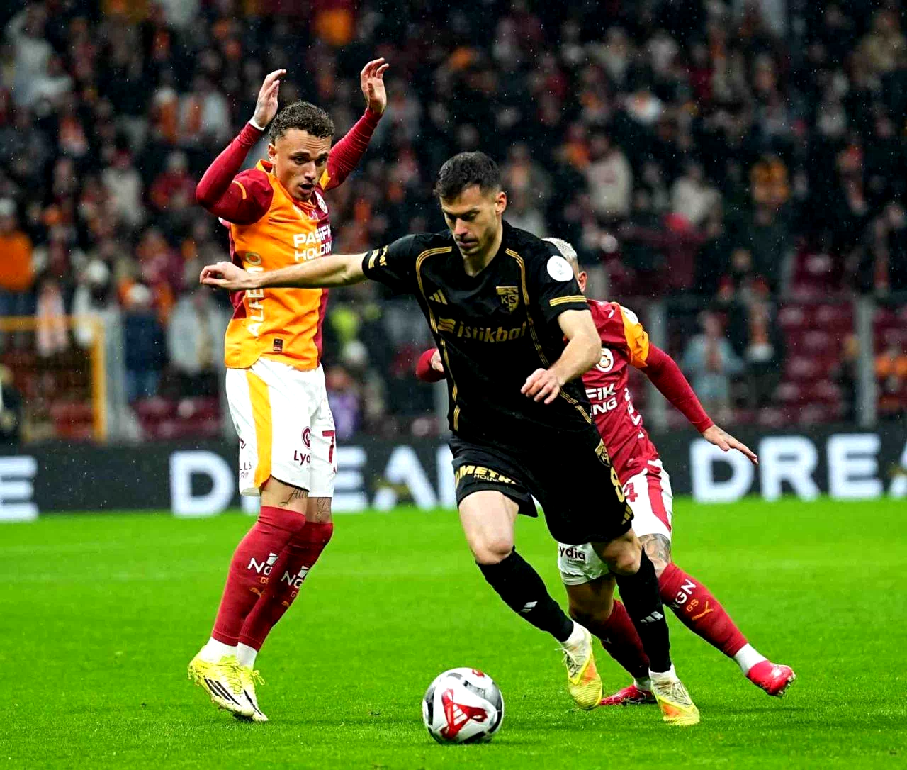 Trendyol Süper Lig: Galatasaray: 2 – Kayserispor: 0 (İlk yarı)