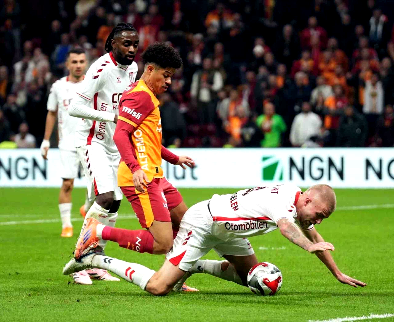 Trendyol Süper Lig: Galatasaray: 2 – Samsunspor: 0 (İlk yarı)