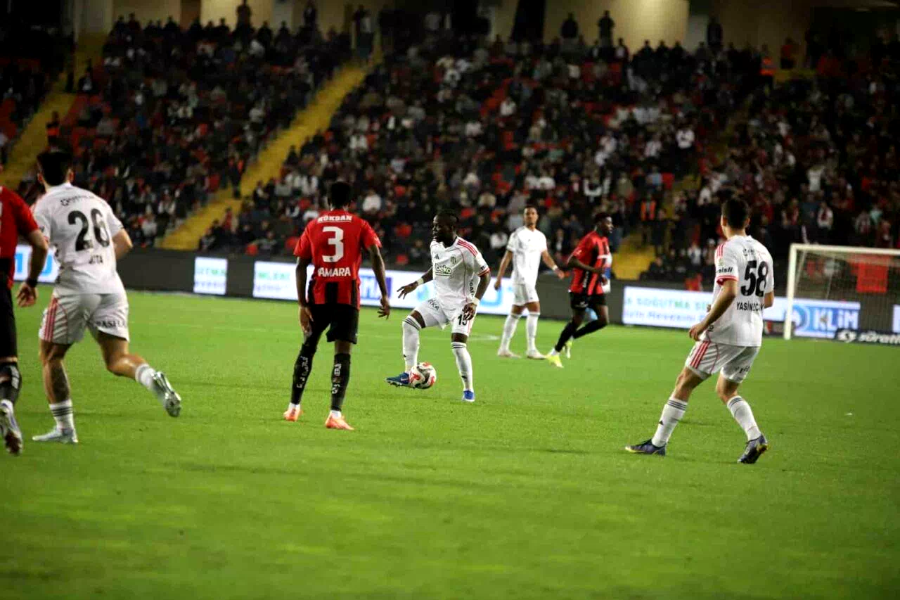 Trendyol Süper Lig: Gaziantep FK: 0 – Beşiktaş: 2 (Maç devam ediyor)