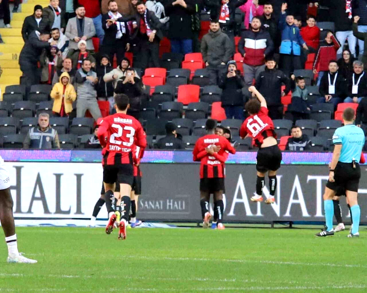 Trendyol Süper Lig: Gaziantep FK: 1 – Trabzonspor: 2 (İlk yarı)