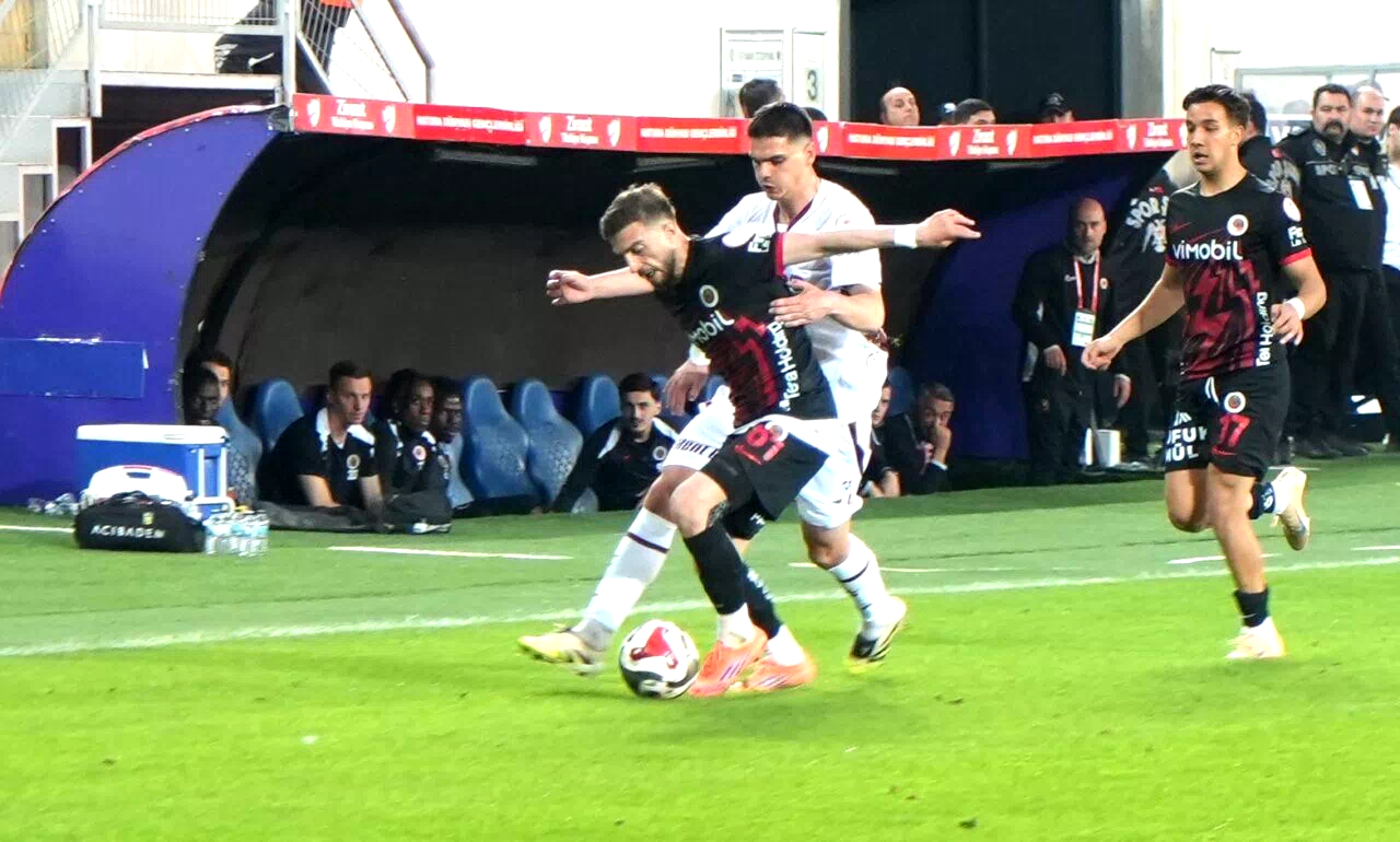 Trendyol Süper Lig: Gençlerbirliği: 0 – Trabzonspor: 0 (İlk yarı)