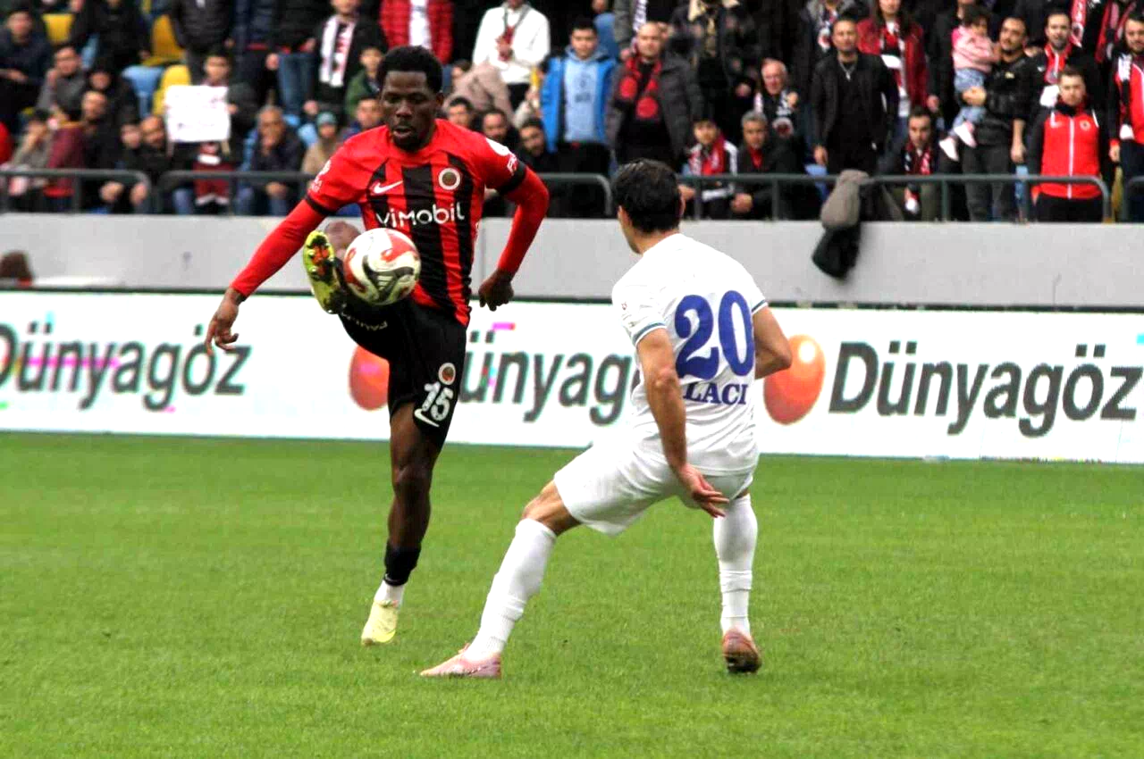 Trendyol Süper Lig: Gençlerbirliği: 2 – Çaykur Rizespor: 0 (İlk yarı)