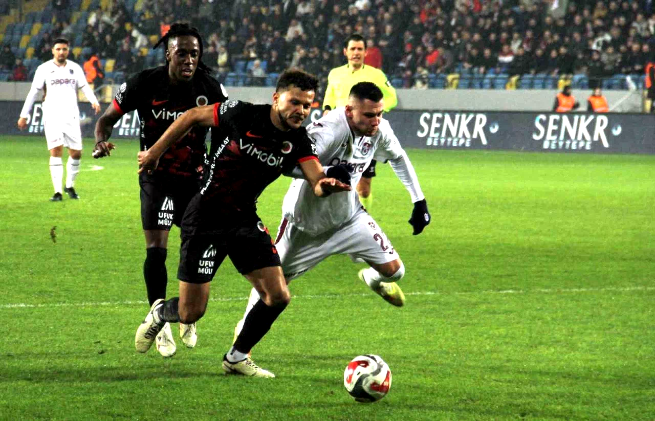 Trendyol Süper Lig: Gençlerbirliği: 2 – Trabzonspor: 1 (İlk yarı)