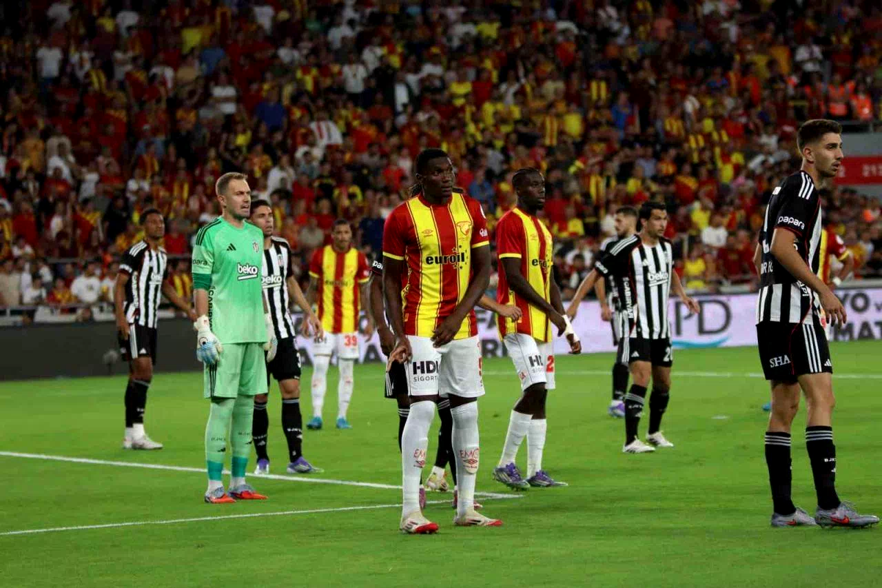 Trendyol Süper Lig: Göztepe: 2- Beşiktaş: 0 (Maç devam ediyor)
