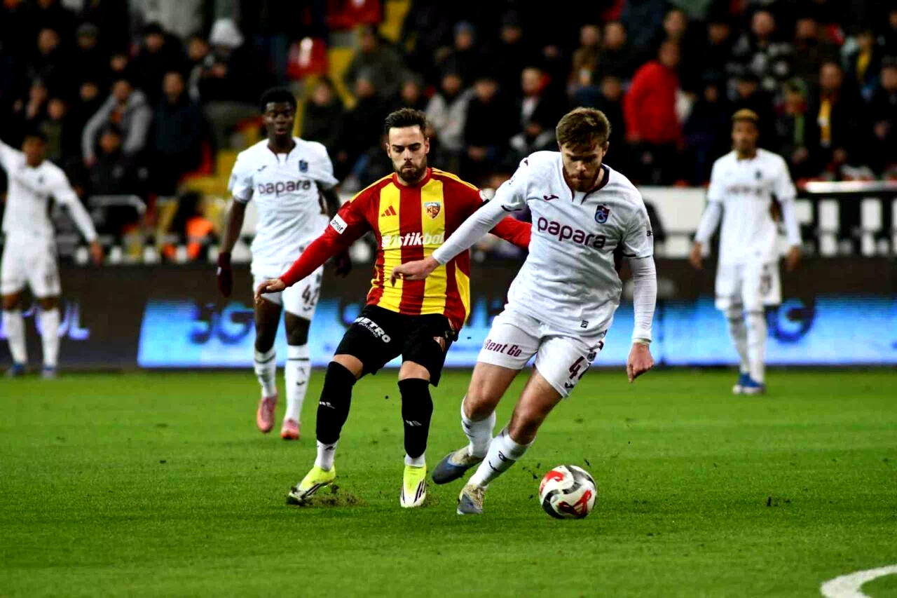 Trendyol Süper Lig: Kayserispor: 0 – Trabzonspor: 2 (İlk yarı)