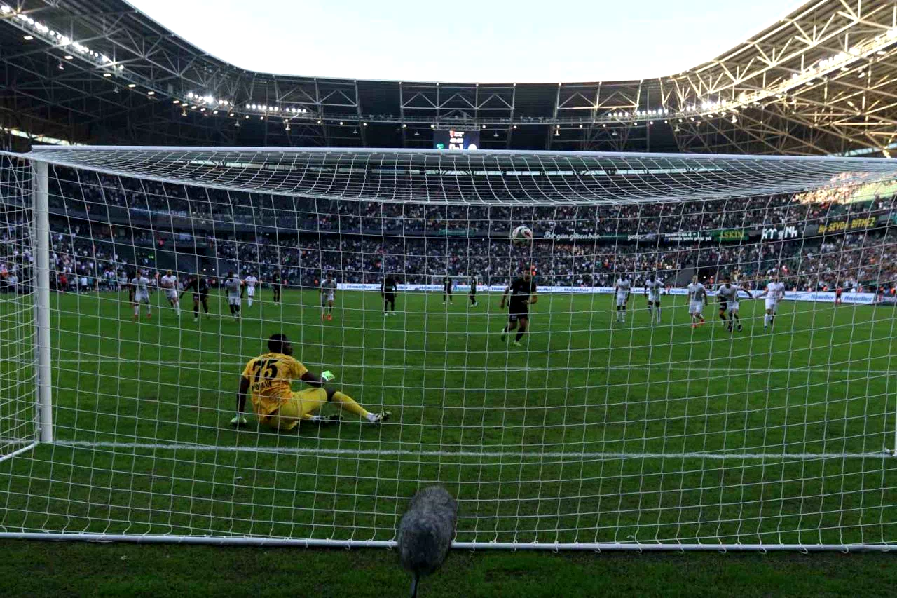 Trendyol Süper Lig: Kocaelispor: 1 – Çaykur Rizespor: 1 (İlk yarı)
