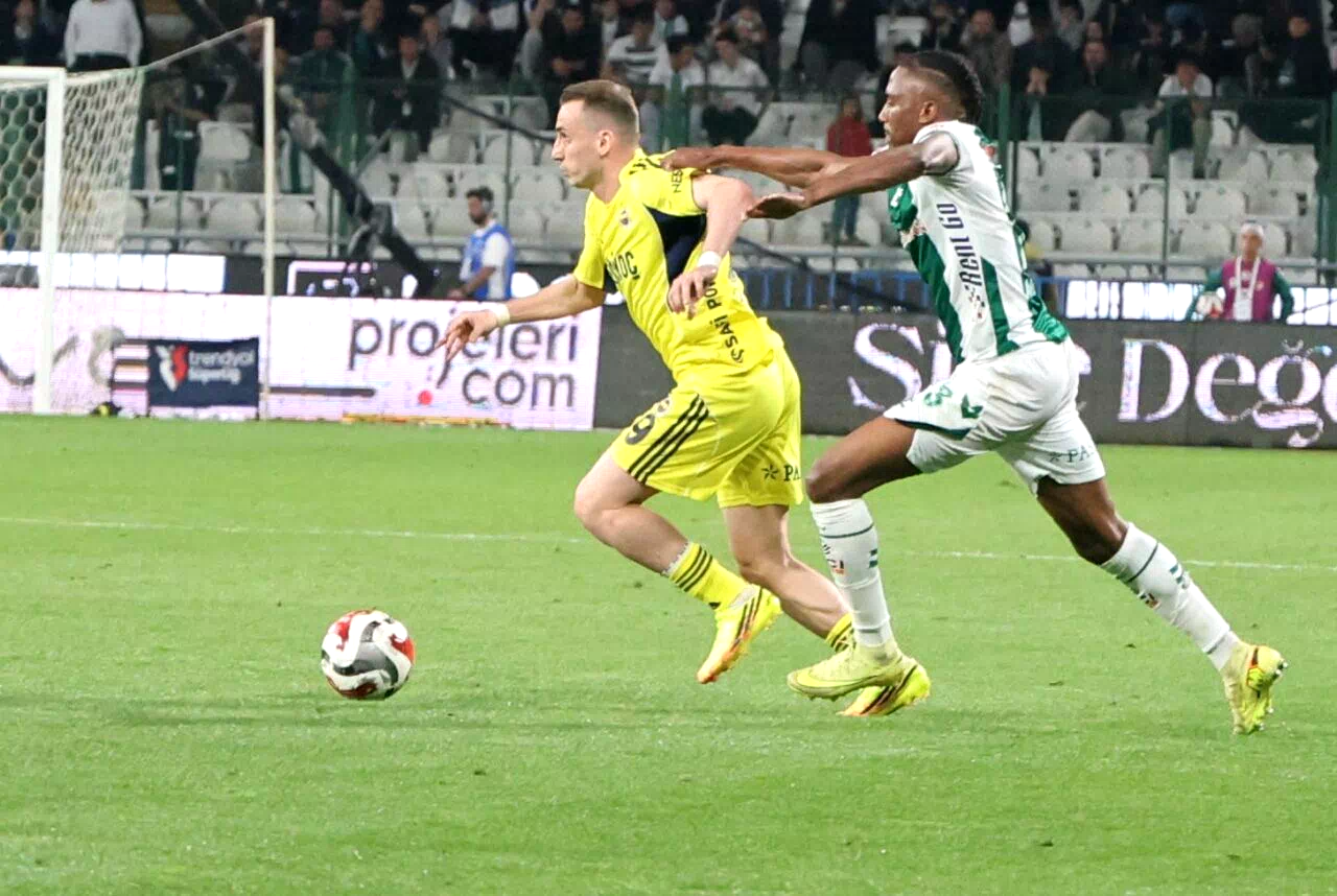Trendyol Süper Lig: Konyaspor: 0 – Fenerbahçe: 1 (İlk yarı)