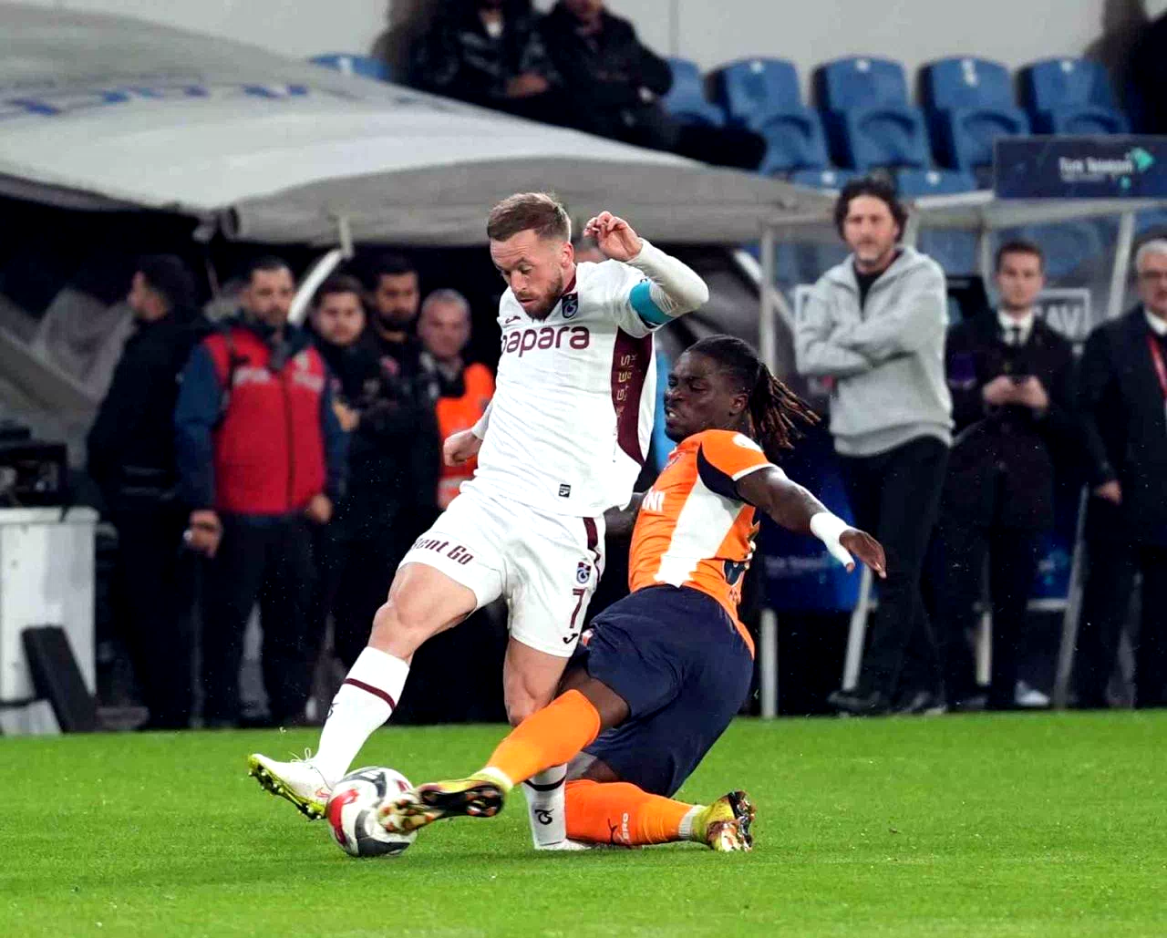 Trendyol Süper Lig: RAMS Başakşehir: 0 – Trabzonspor: 0 (Maç devam ediyor)