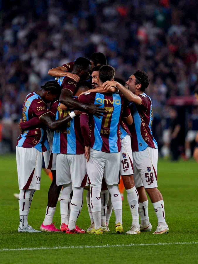 Trendyol Süper Lig: Trabzonspor: 1 - RAMS Başakşehir: 1 (İlk yarı)