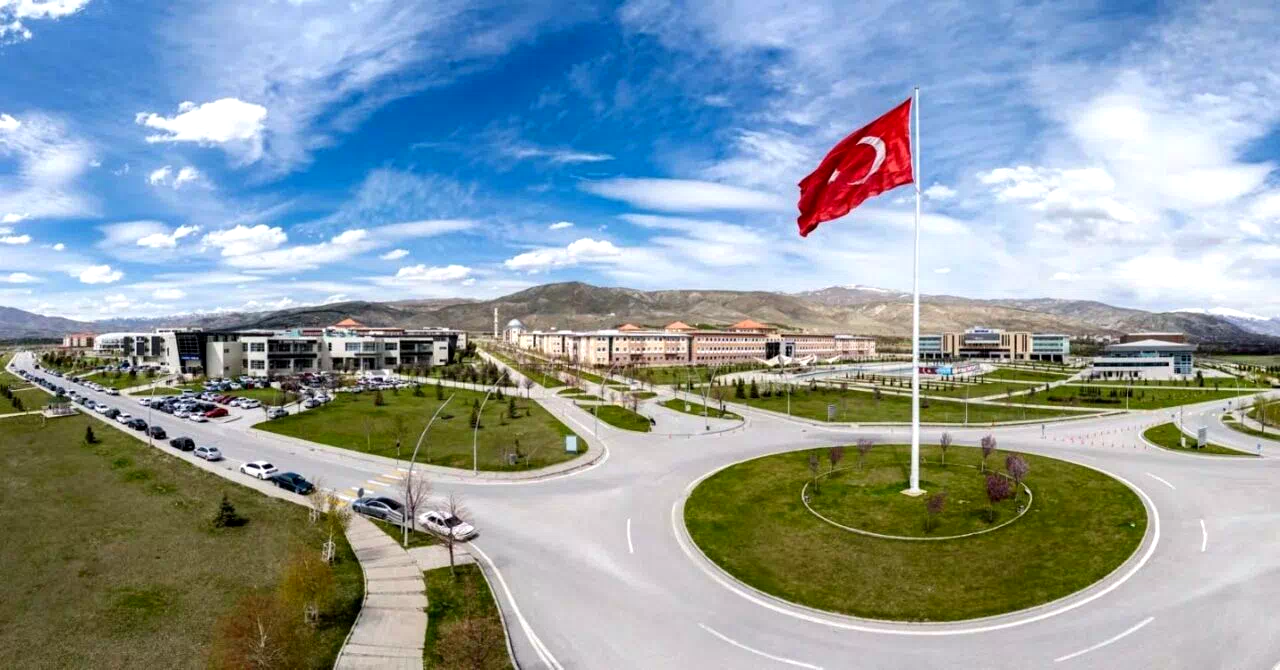 Turizm ve dil eğitimi yeni fakültede aynı çatıda