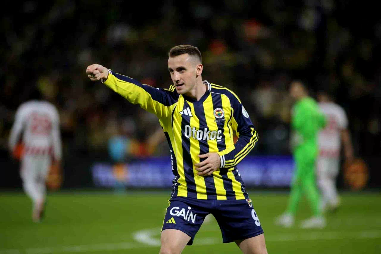 Turkcell Süper Kupa: Fenerbahçe: 1 – Samsunspor: 0 (Maç devam ediyor)