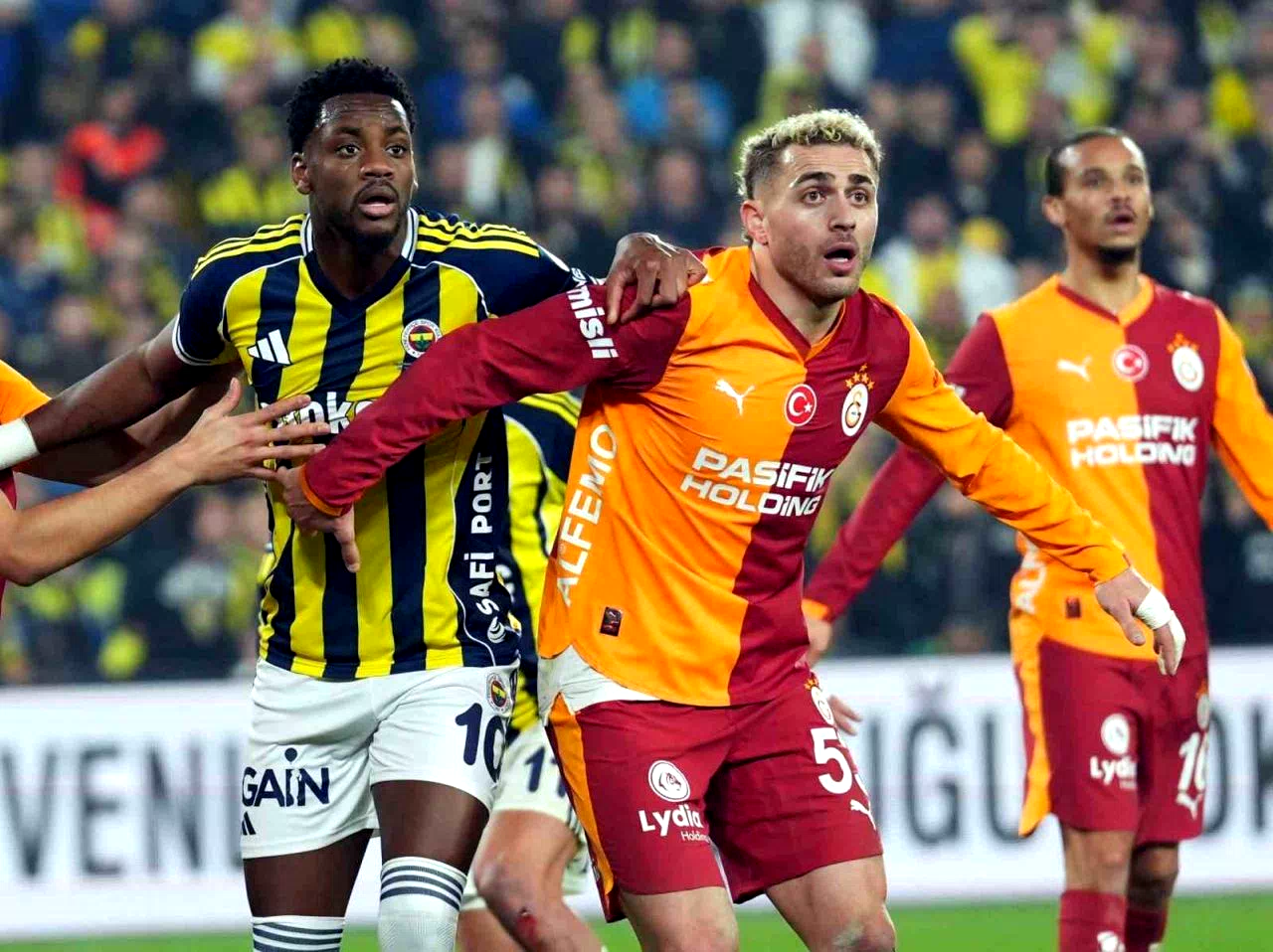 Turkcell Süper Kupa finalinde Galatasaray ile Fenerbahçe karşılaşacak