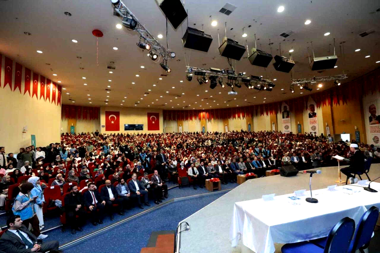Türkiye Gençlik Vakfı’nın genel kuruluna yoğun ilgi