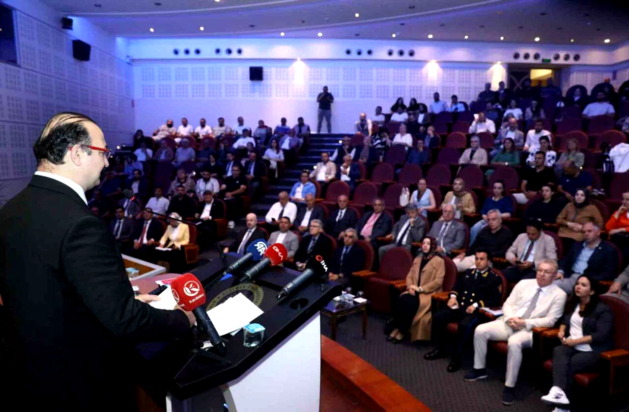 Türkiye-Rusya ilişkileri Atatürk Üniversitesi’nde masaya yatırıldı