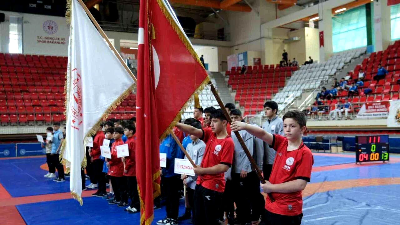 U15 Türkiye Güreş Grup Müsabakalarının açılışı yapıldı