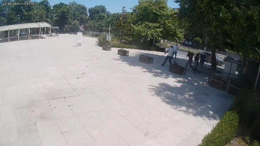 Üç aracın karıştığı kazanın güvenlik kamerası ortaya çıktı