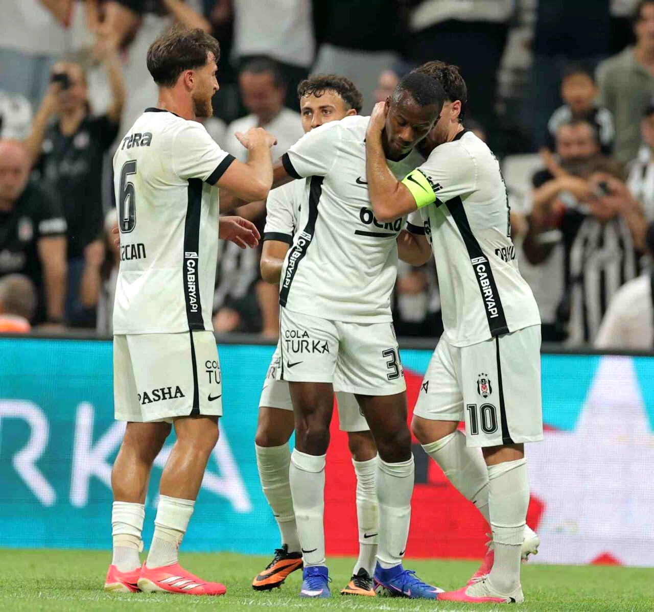 UEFA Avrupa Ligi: Beşiktaş: 1 – Midtjylland: 0 (İlk yarı)