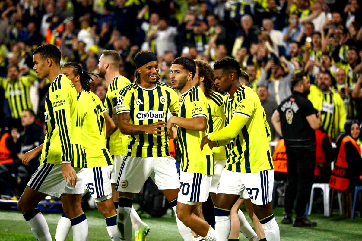 UEFA Şampiyonlar Ligi: Fenerbahçe: 2 - Slavia Prag: 1 (Maç devam ediyor)