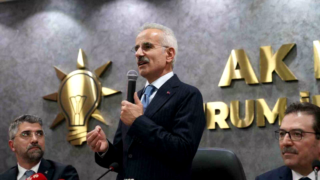 Ulaştırma ve Altyapı Bakanı Abdulkadir Uraloğlu; “Erzurum’un ben de ayrı bir yeri vardır”