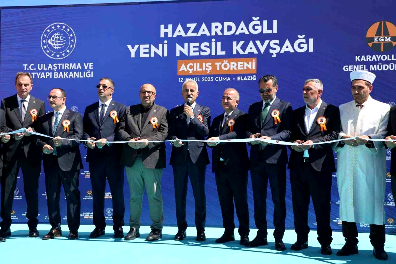 Ulaştırma ve Altyapı Bakanı Uraloğlu: “Elazığ’a 54 milyar 252 milyonluk yatırımlar gerçekleştirdik”