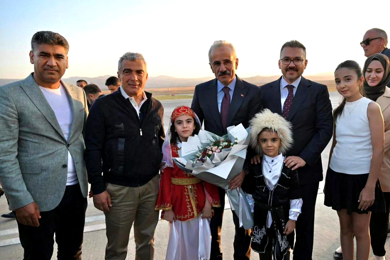 Ulaştırma ve Altyapı Bakanı Uraloğlu Iğdır’da