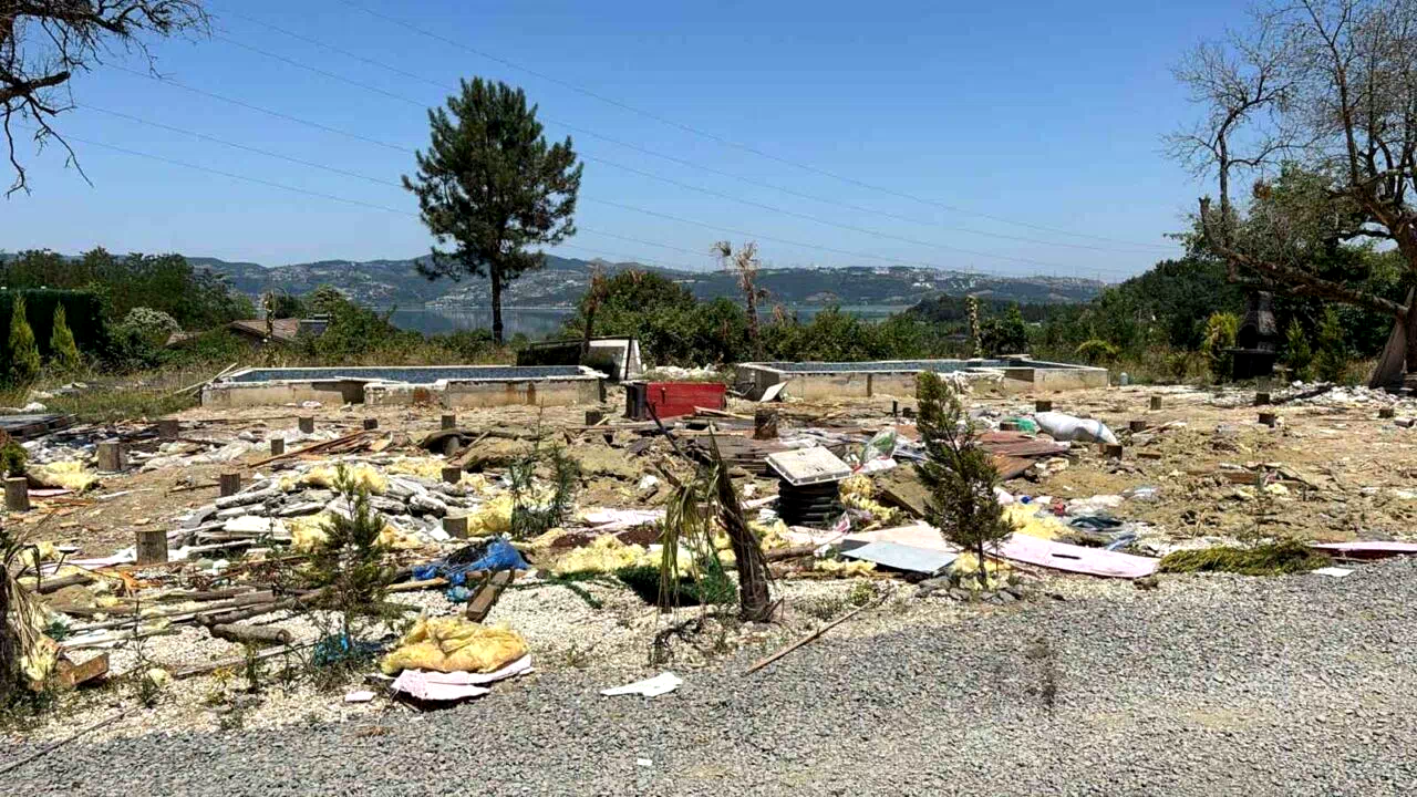 Ülke gündemine oturan gizli kamera skandalının yaşandığı bungalov kaldırıldı