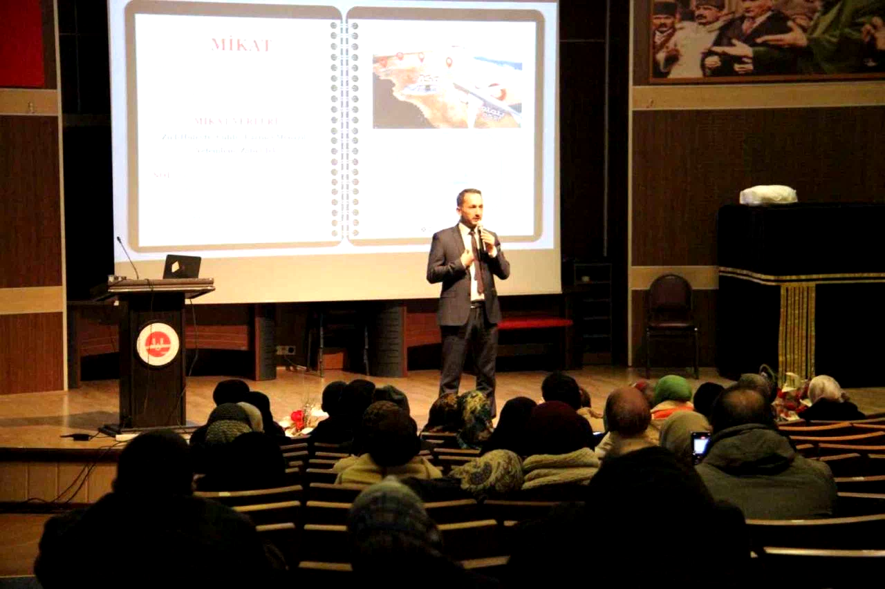 Umrecilere bilgilendirme semineri