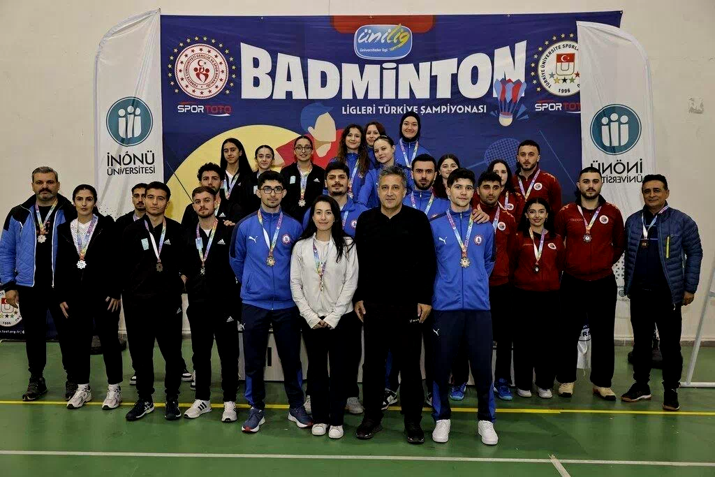 ÜNİLİG Badminton’da Şampiyon BEUN