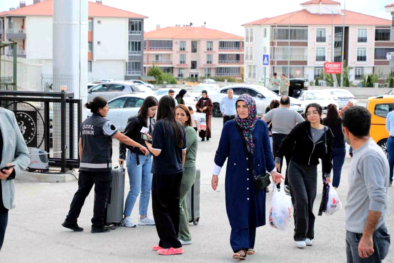 Üniversite öğrencileri Tulum Peyniri ve Cimin Üzümüyle karşılandı