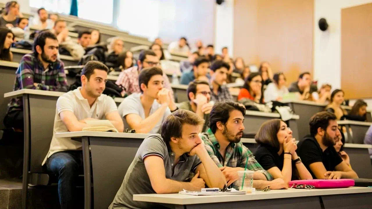 Üniversite öğrencilerine af gelecek mi? Av. Cüneyd Altıparmak değerlendirdi