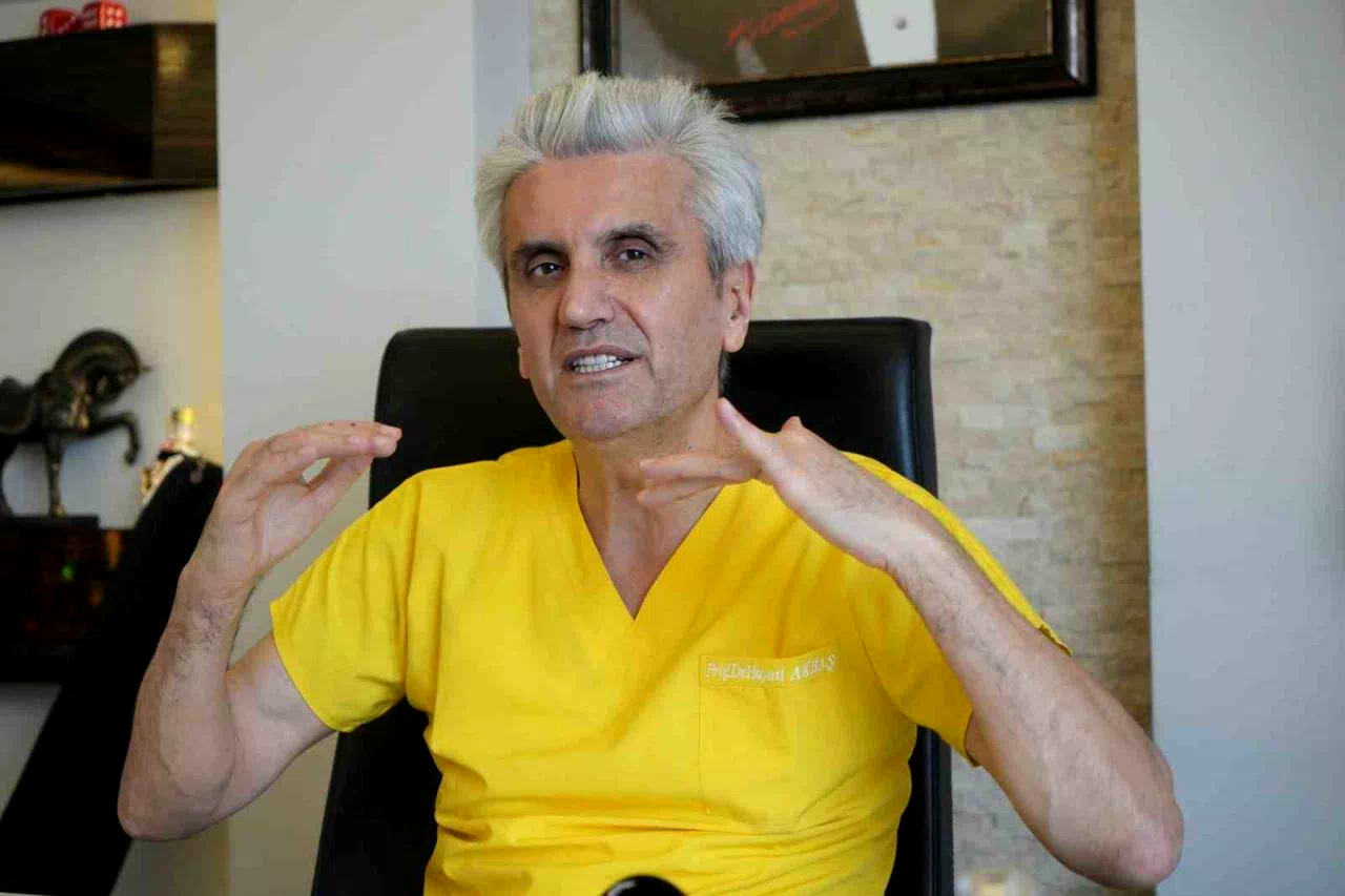 Ünlü estetikçi açıkladı: “Yüz germe ameliyatı sonrası PRP, mezoterapi ve lazer uygulamaları önem taşıyor”