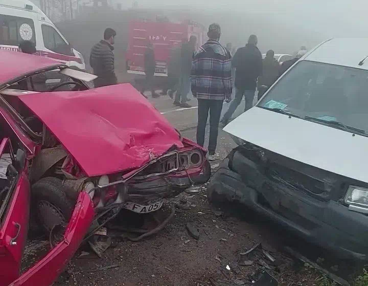 Ünye’de İki Araç Çarpıştı: 5 Kişi Yaralı