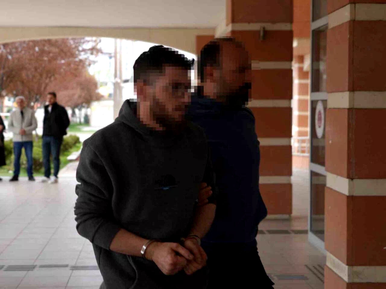 Uyuşturucu parası için araçta infaz edilmişti: Sanıkların yargılanmasına başlandı